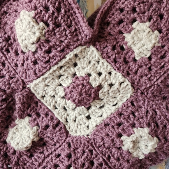 Handmade crochet purse - Picture 2 of 4